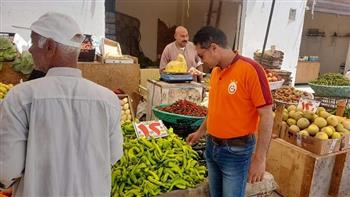 استمرار مرور لجنة المتابعة على سوق الخضار ومنافذ بيع الدواجن بالقصير 