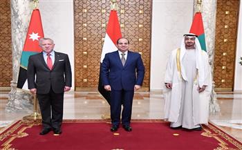 الرئيس السيسي يستقبل عاهل الأردن وولي عهد أبو ظبي بـ مطار القاهرة 
