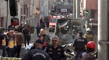 طائرة تركية تتحطم وسط الشارع وتدمر المنازل والسيارات (فيديو)