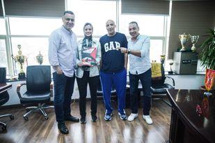 الأهلي يعلن تجديد عقد ثريا محمد لاعبة السلة 4 مواسم