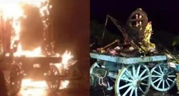 احتفال هندوسي ينتهي بكارثة بعد صعق 11 شحصًا بالكهرباء (فيديو)