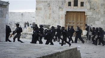 إندلاع مواجهات عنيفة في باحات المسجد الأقصى بين الفلسطينيين والجيش الإسرائيلي
