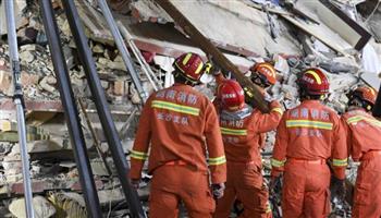 عشرات المفقودين في انهيار مبنى في وسط الصين