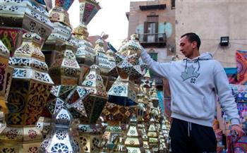انتعاش صناعة الزينة والفوانيس المحلية تؤكد قدرة المصريين على المنافسة