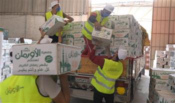 توزيع كراتين مواد غذائية على الأسر الأولى بالرعاية في 50 قرية بمحافظة كفرالشيخ