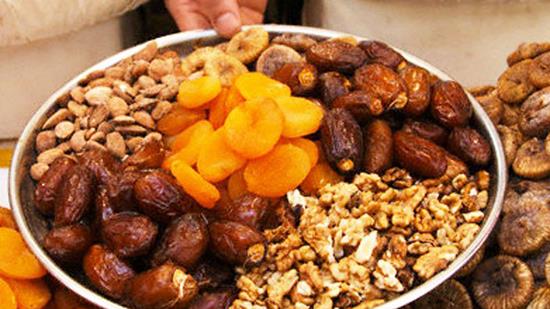 أعلاها جوز الهند.. حجم السعرات الحرارية في ياميش رمضان