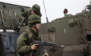 كاتب أمريكى: الجيش الروسي يعيد تجميع صفوفه من أجل بسط سيطرته على أراض من أوكرانيا