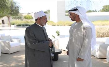 الإمام الأكبر يتبادل التهنئة بعيد الفطر المبارك مع الشيخ محمد بن زايد