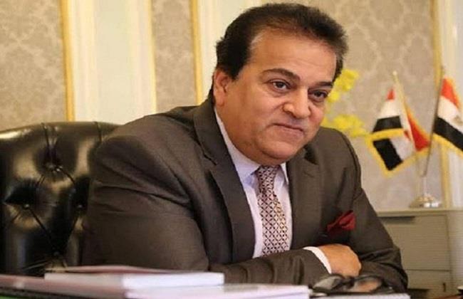 القائم بعمل وزير الصحة يؤكد أهمية دور التمريض في القطاع الطبي