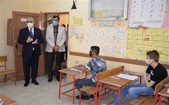 وكيل «تعليم شمال سيناء» يتابع استعدادات امتحان الشهادة الإعدادية