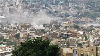 اليمن: مقتل طفل وإصابة والديه في قصف حوثي على إحدى قرى تعز