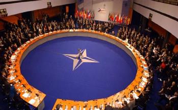وزراء دول الناتو يبحثون الاستراتيجية طويلة المدى بشأن روسيا