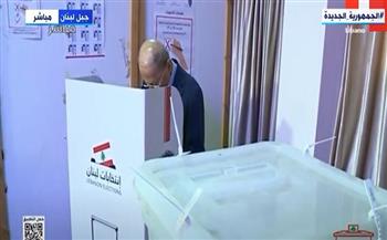 الرئيس اللبناني يدلي بصوته في الانتخابات المحلية (فيديو)