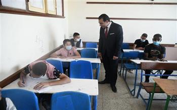 نائب محافظ قنا يتفقد عددا من لجان امتحانات الشهادة الإعدادية