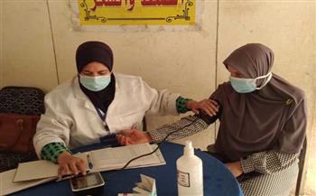 توقيع الكشف الطبي على 1546 شخصا في قافلة طبية بقرية العلامية بكفر الشيخ ضمن "حياة كريمة"