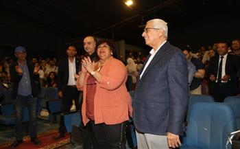 وزيرة الثقافة ومستشار ملك البحرين وسفيرها بالقاهرة يشهدون عرض «أفراح القبة» (صور)