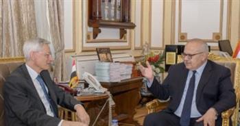 الخشت يبحث مع سفير فرنسا تعزيز سبل التعاون بين جامعة القاهرة والجامعات الفرنسية
