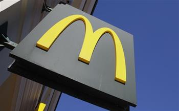 ماكدونالدز تعتزم بيع نشاطها في روسيا مع احتفاظ المشتري بـ 62 ألف عامل