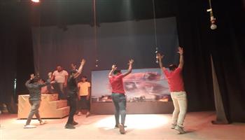 «اللوحة» عرض مسرحى جديد لفرقة المنشاة المسرحية (صور)