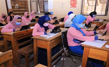 التعليم: 99.83% من طلاب الثاني الثانوي يؤدون امتحان اللغة الأجنبية الأولى إلكترونيًا