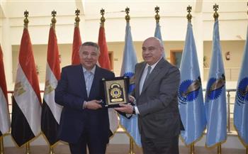 محافظ البحر الأحمر يستقبل القائم بأعمال سفارة جورجيا بالقاهرة لبحث التعاون المشترك 