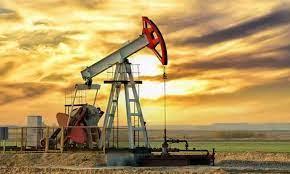 محلل اقتصادي يكشف أسباب ارتفاع النفط
