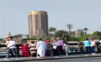 فرحة المواطنين بعيد الفطر على كورنيش النيل في القاهرة