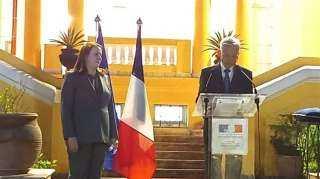 فرنسا تمنح وسام «فارس أكاديمي» لعميدة كلية النانو تكنولوجي السابقة بالقاهرة