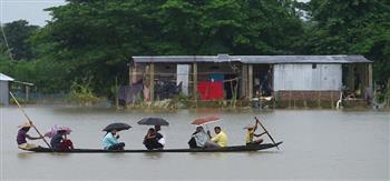 فيضانات ناجمة عن الأمطار الغزيرة تغرق مناطق بالهند وبنغلاديش