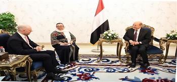 رئيس مجلس القيادة الرئاسي اليمني يؤكد أهمية استمرار الدعم الدولي