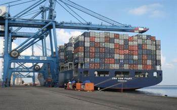 تداول 27 سفينة حاويات وبضائع عامة بميناء دمياط خلال 24 ساعة