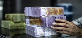 انهيار "قياسي" لليرة اللبنانية أمام الدولار وضجة كبيرة في مواقع التواصل