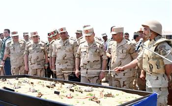 رئيس أركان حرب القوات المسلحة يتفقد معسكر إعداد وتأهيل مقاتلي شمال سيناء