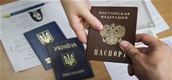 كييف: منح جوازات سفر روسية للأوكرانيين انتهاك صارخ للقانون الدولي