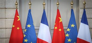 الصين وفرنسا تتعهدان بتحسين العلاقات الثنائية