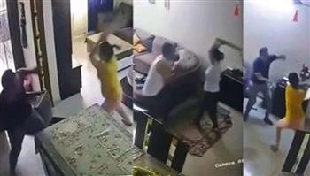 علقة كل يوم.. مدرس هندي يوثق اعتداء زوجته عليه بالضرب يوميًا (فيديو)