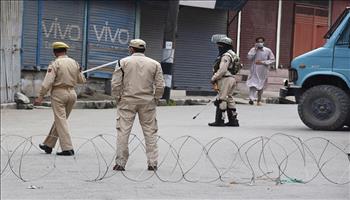 الشرطة الهندية تعتقل 11 شخصا في كشمير