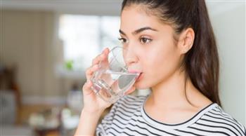 أخصائي تغذية يحذر: فقدان المياه بسبب التعرق قد يسبب الوفاة