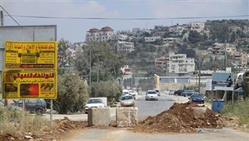 الاحتلال الإسرائيلي يغلق مدخل بلدة "بيتا" الفلسطينية بالسواتر الترابية