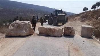 قوات الاحتلال تعيد اغلاق مدخل بيتا بالمكعبات الاسمنتية
