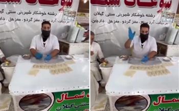 لأنها عربية.. إيراني عنصري يطرد امرأة من محل بيع حلويات (فيديو)