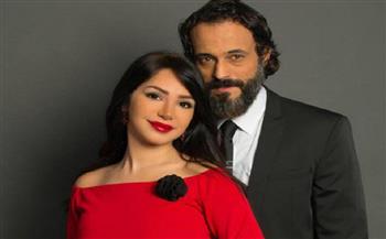 يوسف الشريف وزوجته إنجي علاء ينعيان شهداء حادث سيناء الغادر
