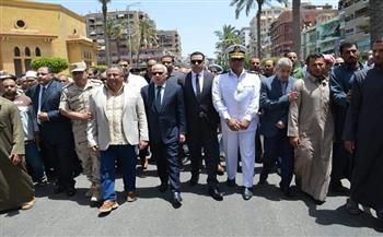 محافظ بورسعيد يتقدم صفوف المشيعين لجنازة الشهيد البطل أسامة عيد عبد الرحمن 
