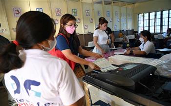 الفلبينيون يدلون بأصواتهم لانتخاب رئيس جديد للبلاد