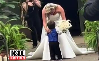 فيديو..تصرف طريف من طفل حضر زفاف والديه وشاهد والدته بالفستان الأبيض
