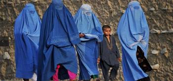 باريس تدين بشدة قرار طالبان بإلزام النساء بارتداء النقاب في الأماكن العامة