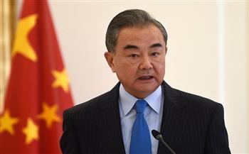 وزير خارجية الصين: لا يمكن ضمان الامن الدولي من خلال تعزيز الكتل العسكرية 