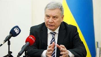 وزير الدفاع الأوكراني السابق: كييف بحاجة إلى المزيد من الأسلحة لتحقيق الانتصار
