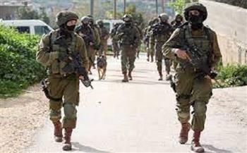 الاحتلال الإسرائيلي يعتقل ثلاثة مقدسيين ويستدعي شقيقين