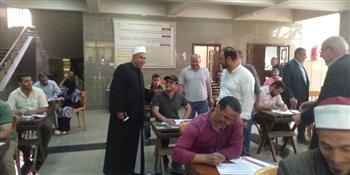 نائب رئيس جامعة الأزهر يتفقد امتحانات كليتي القرآن الكريم والشريعة والقانون بطنطا